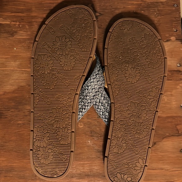 Sandals 🩴 - Picture 2 of 6